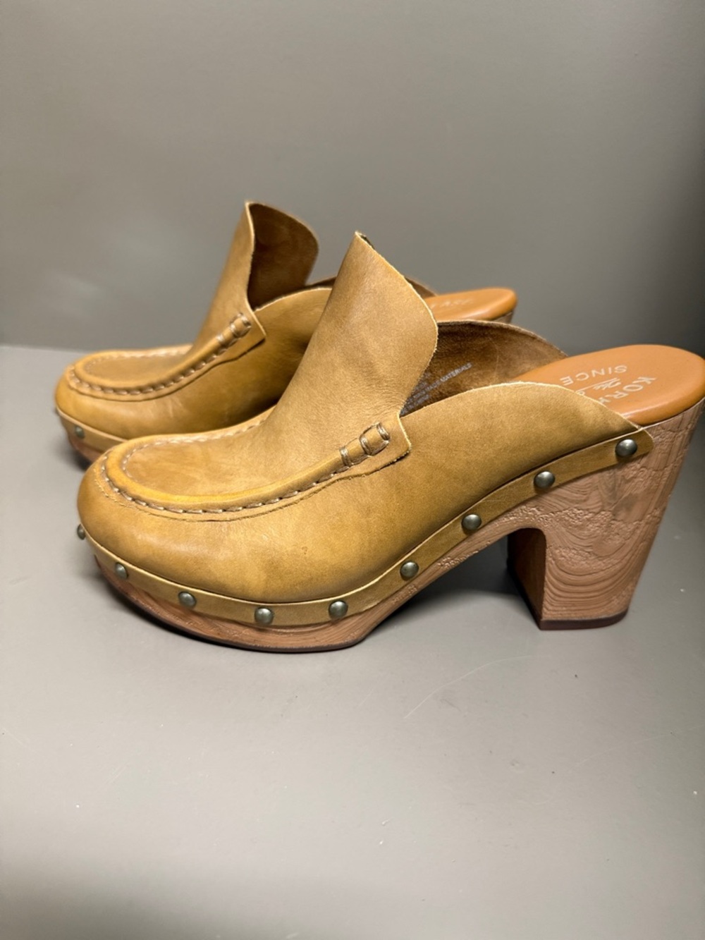 Kork-Ease Spencer Platform Clog Tan Caramel Camel Leather Studded 4” Heels